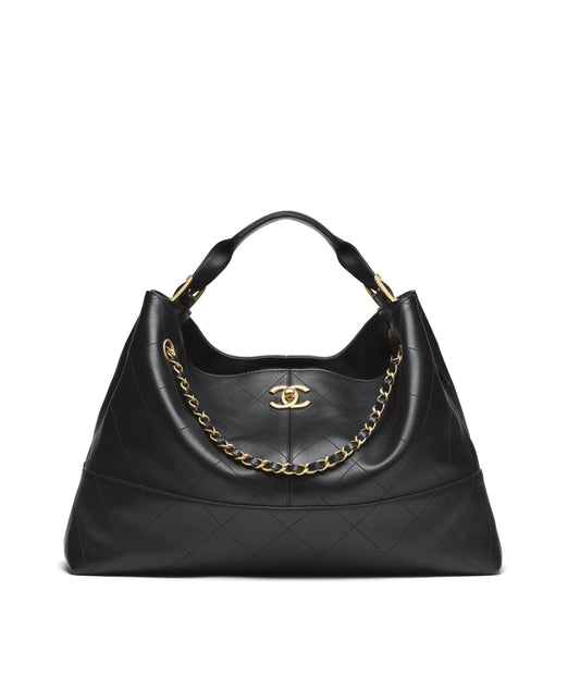 シャネル 25A メティエダール ヨコ型ショッピングバッグ。