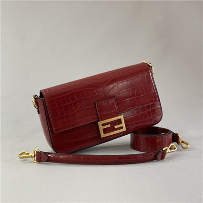 フェンディの象徴的なバゲットバッグ