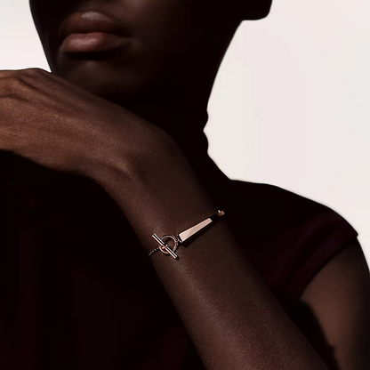 エルメスのクル・ド・フォルジュブレスレットの新着