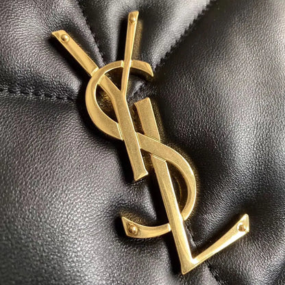 キルティングスエードのパファースモールバッグ