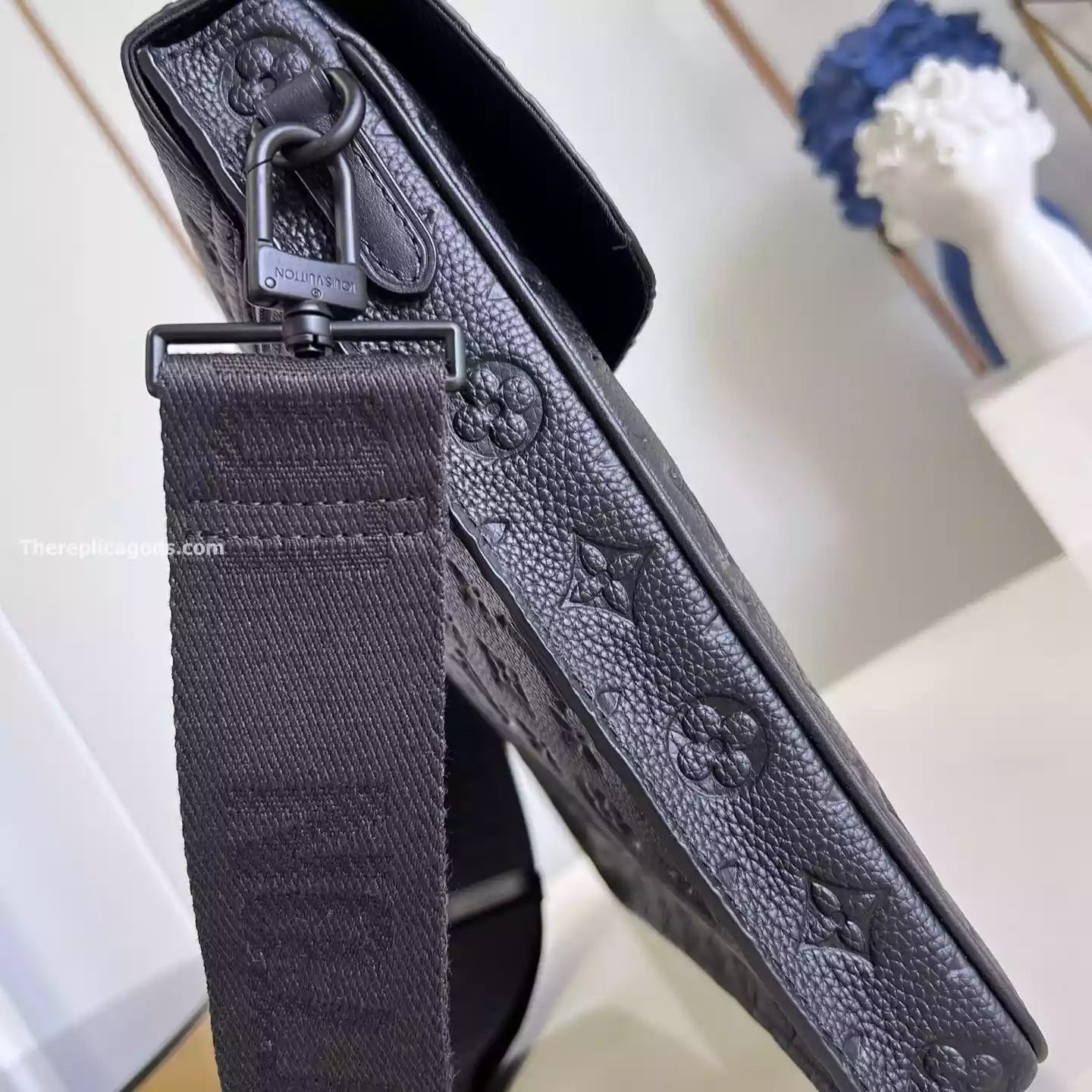 Sロック ブリーフケース モノグラム トリヨンレザー M20835 – LW331