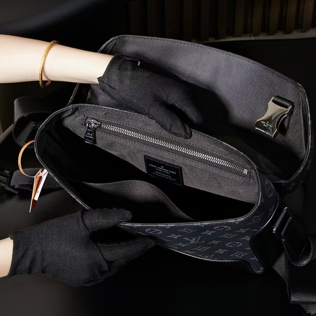 ルイ・ヴィトン 中古 ヴォヤージュ P メッセンジャーバッグ