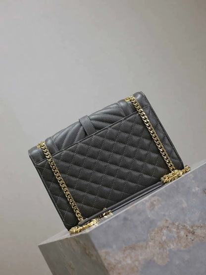 YSL 600185 エンベロープ ミディアム キルティング グレイン・ド・プードル エンボスレザー グレー