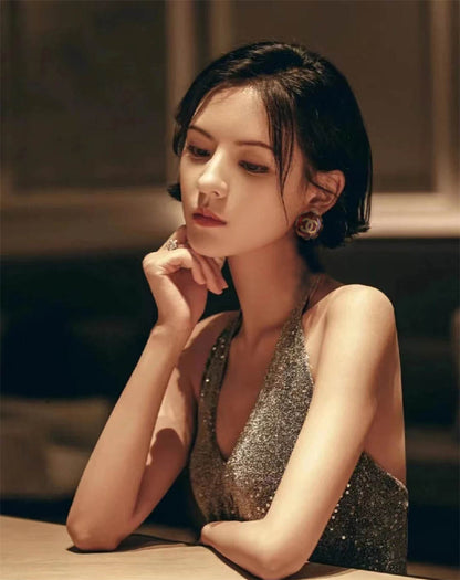 シャネルのレッドオニキスレターイヤリング