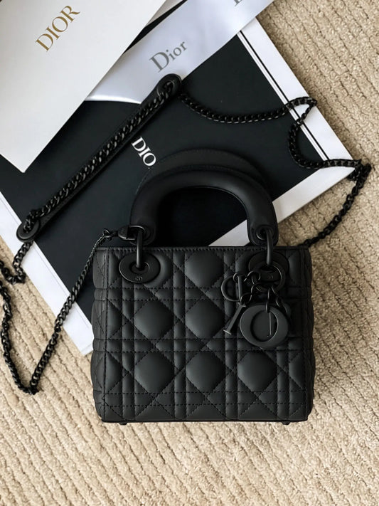 クリスチャン・ディオール ミディアム レディ ディオール バッグ