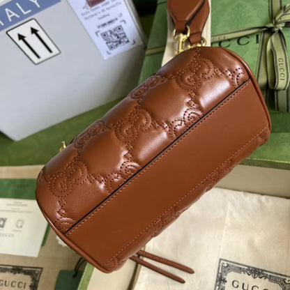 GGマトラッセ レザー ミニバッグ