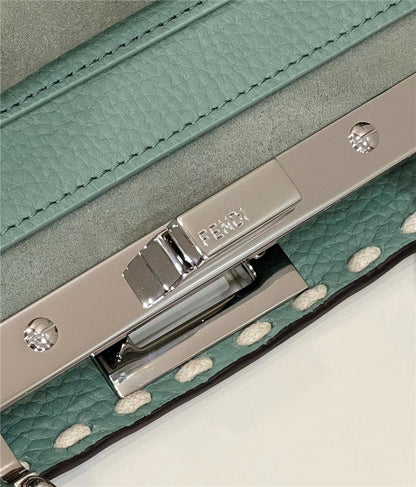 フェンディ ミディアムバッグ