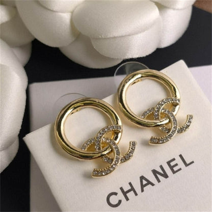 シャネル クリスタル ダイヤモンド オープンワーク サークルレター イヤリング