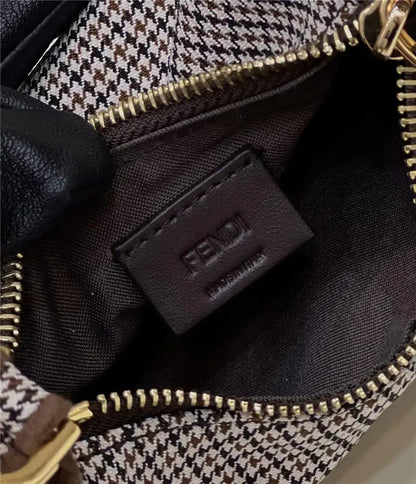 フェンディ クレセント アンダーアームバッグ