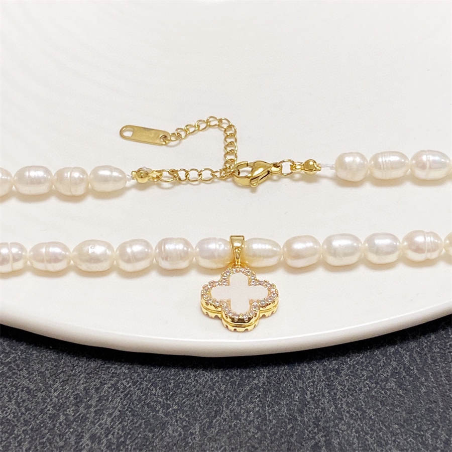 シャネル パール 四つ葉のクローバー ブラック＆ホワイト ダブルウェア ネックレス