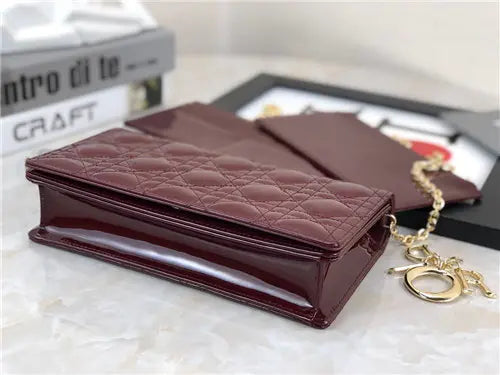 ディオールのショルダーバッグ