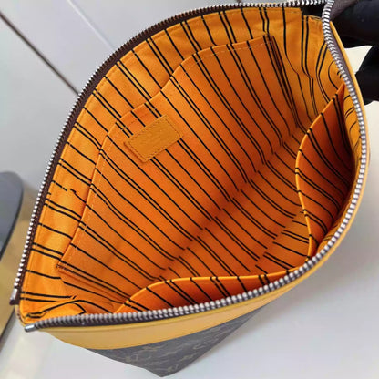 サフランイエロー ソフトトラベルポーチ M13198 – LW404