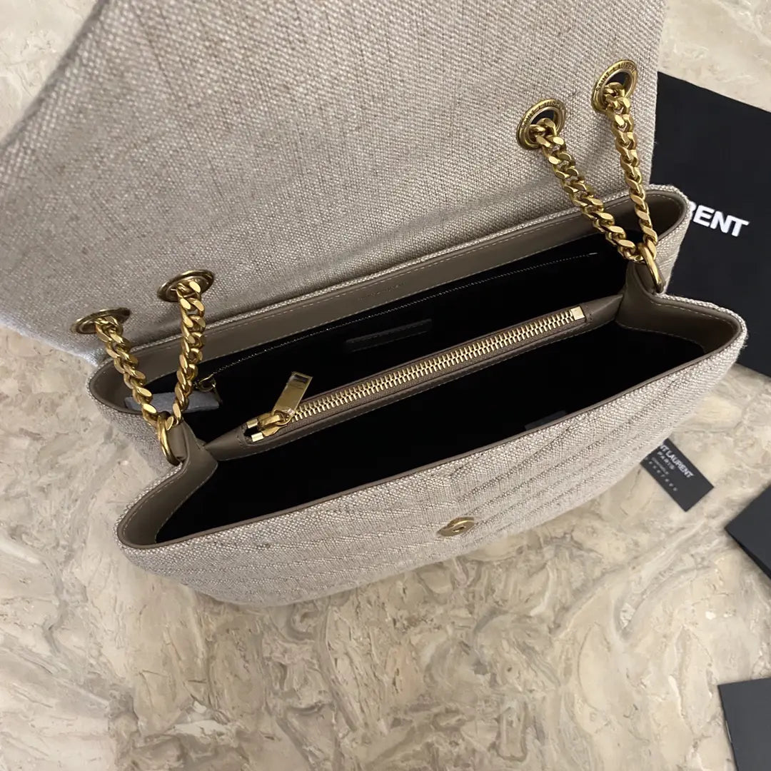 Y字キルティングレザーのルル スモールバッグ