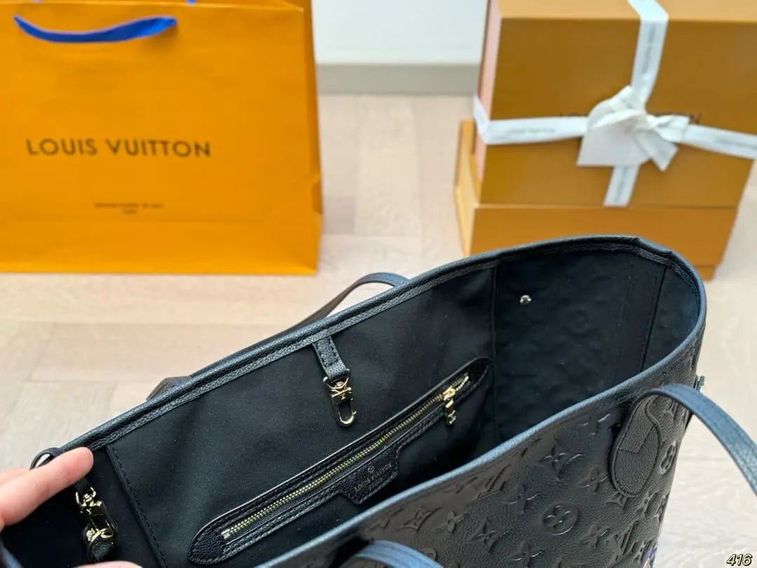 ルイ・ヴィトン M13675 LV×TM ネヴァーフルMM