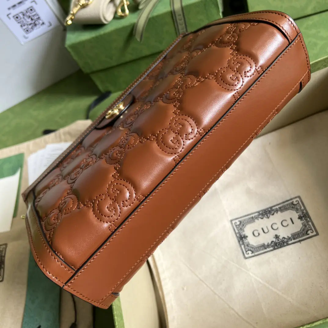 GG マトラッセ レザー スモール バッグ