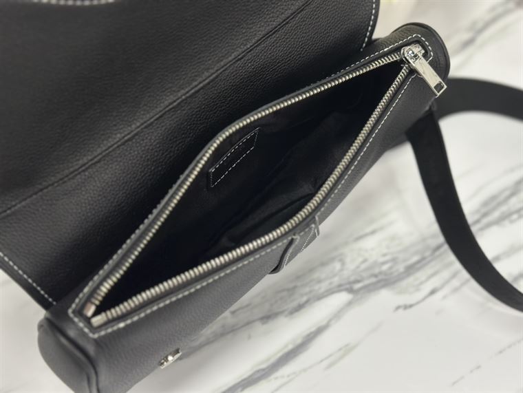 ディオール サドルバッグ ブラック グレインカーフスキン – DIO042