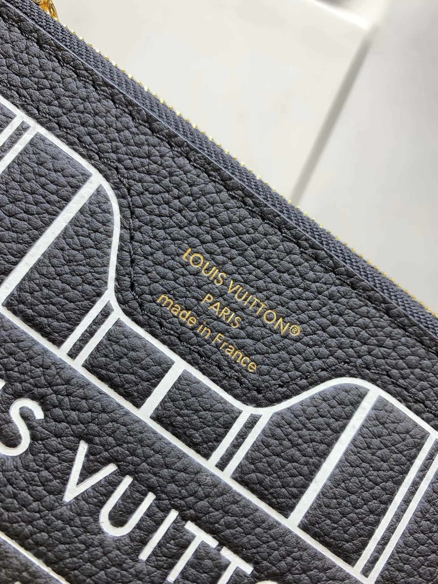 ルイ・ヴィトン M12099 ネヴァーフル・バンドリール インサイド・アウト BB