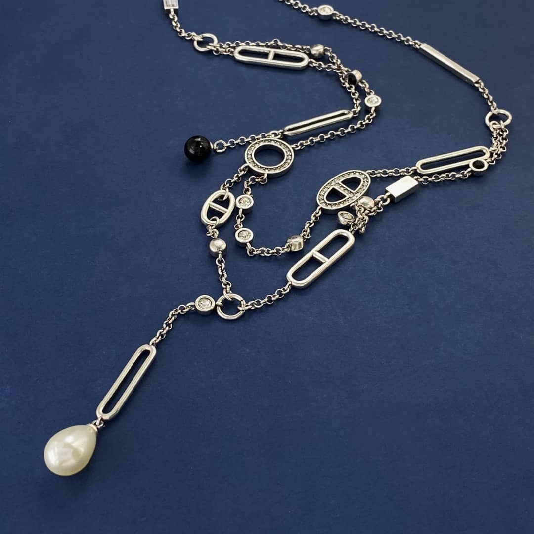 エルメスのロゴネックレスの偽物