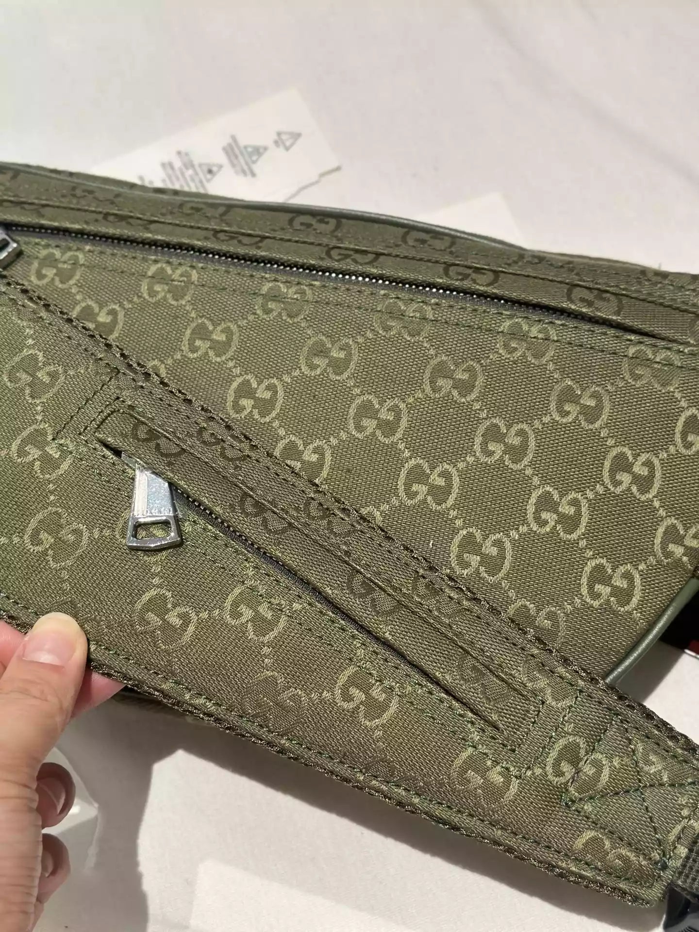 ベージュGGキャンバスのプリント入りラージベルトバッグ – BG066