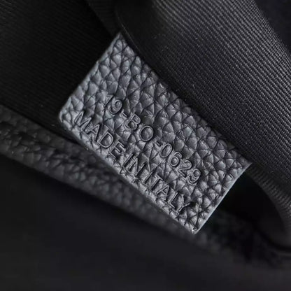 ディオール ヒット・ザ・ロード フラップ付きバックパック – DIO052