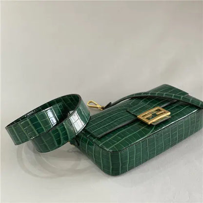 フェンディの象徴的なバゲットバッグ