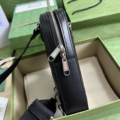 GGエンボス加工のスリングバックパック