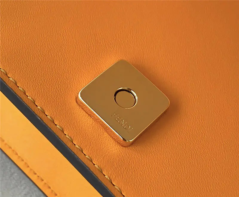 フェンディ チェーンウォレット