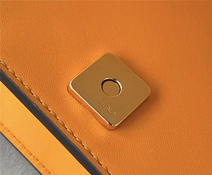 フェンディ チェーンウォレット