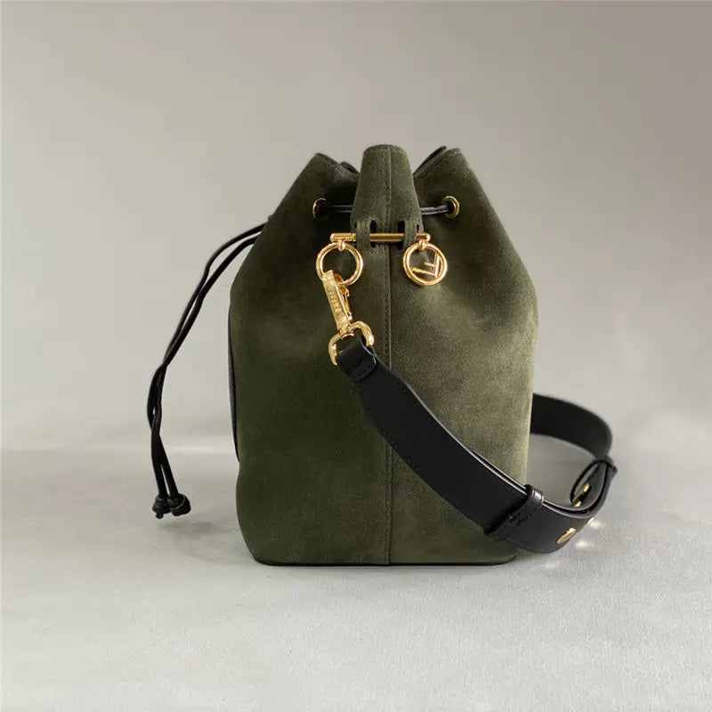 フェンディ モン トレゾール バケットバッグ