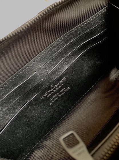 ルイ・ヴィトン ソフトトランクウォレット モノグラム・エクリプス – LVB041