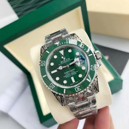 ロレックス サブマリーナーデイト 彫金 116610LV/116610LN