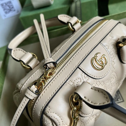 GGマトラッセ レザー ミニバッグ