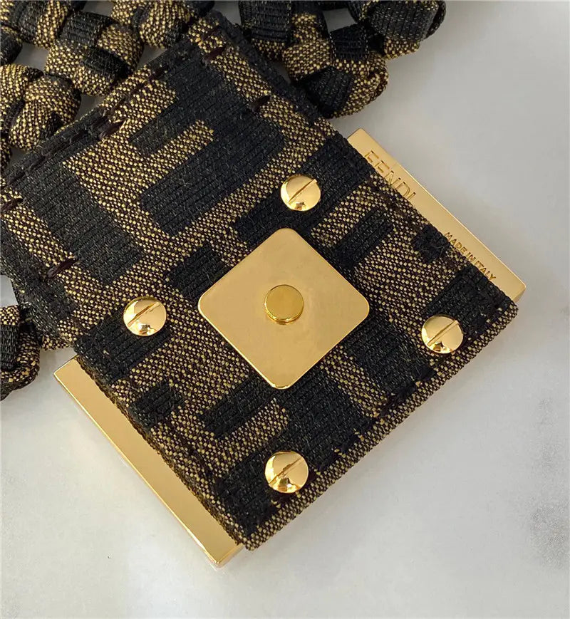 フェンディのバゲット織りバッグ