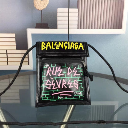 BALENCIAGA EXPLORER ストラップ付きスモールポーチ