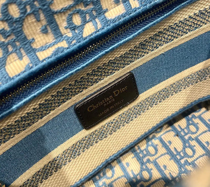 クリスチャン ディオール ミディアム レディ D ライト バッグ