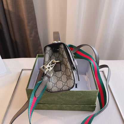 GUCCI メッセンジャーバッグ