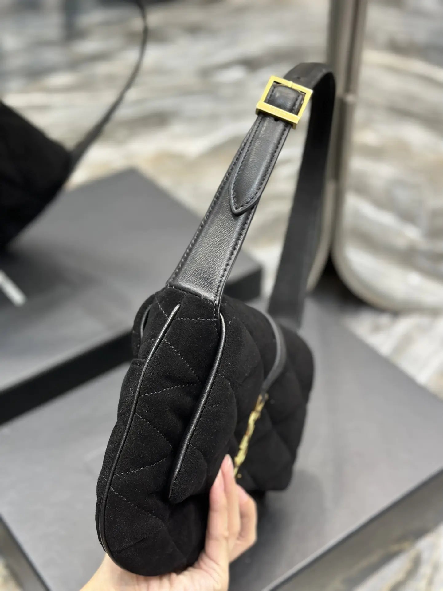 LE 57 ホーボーバッグ（キルティングラッカーキャンバスとレザー）