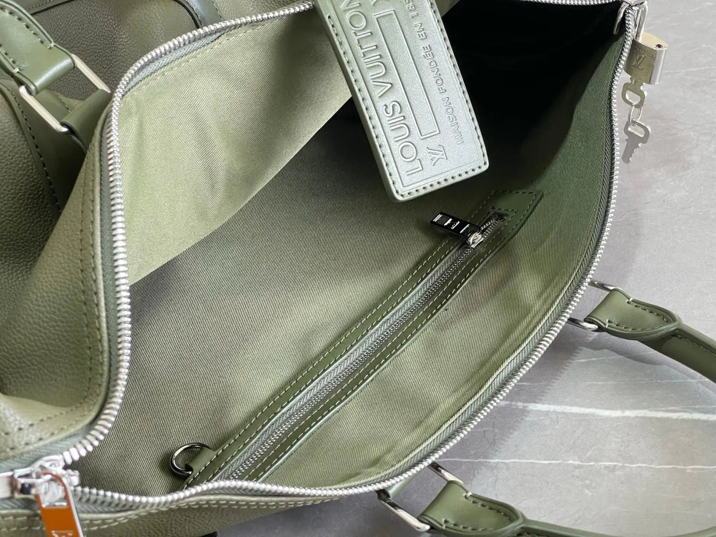 ルイ・ヴィトン M21536 キーポル・バンドリエール50