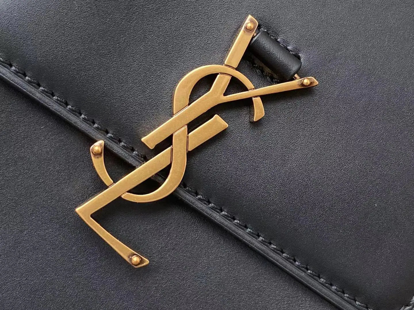 カイア ノース/サウス サッチェル（ベジタブルタンニンレザー）