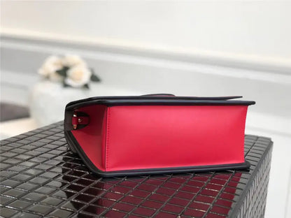 ショルダーバッグの時はスリット