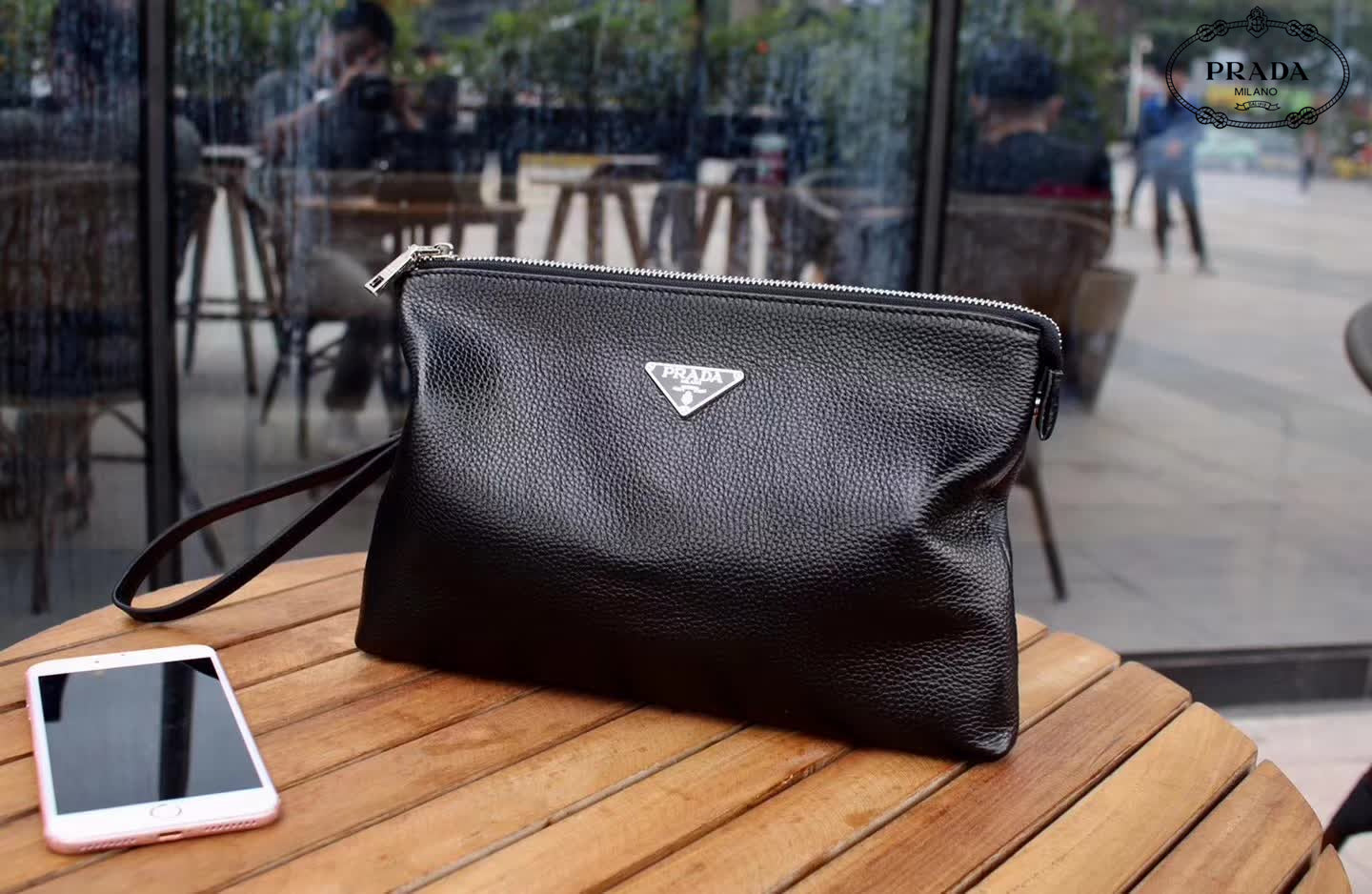 【 PRADA 公式 旗艦店】 プラダ クラッチバッグ 当日出荷 好評に付き再入荷！28*18.5*3CM