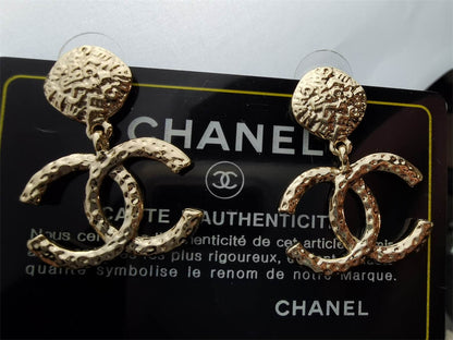 シャネルのイレギュラーダブルCイヤリング