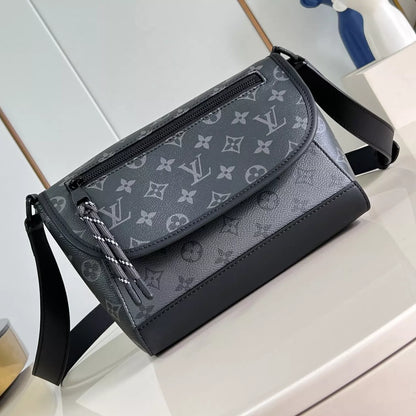 パルス メッセンジャーバッグ モノグラム エクリプス キャンバス M12681 – LW426