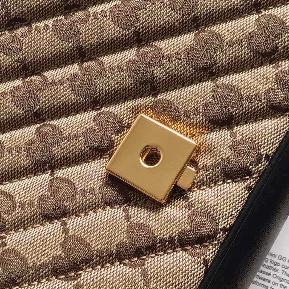 GGマーモント ミニキルティングショルダーバッグ