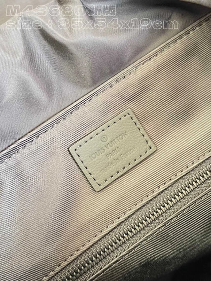 LV トレッキング バックパック（モノグラム・シャドウ カーフレザー製） – LW185