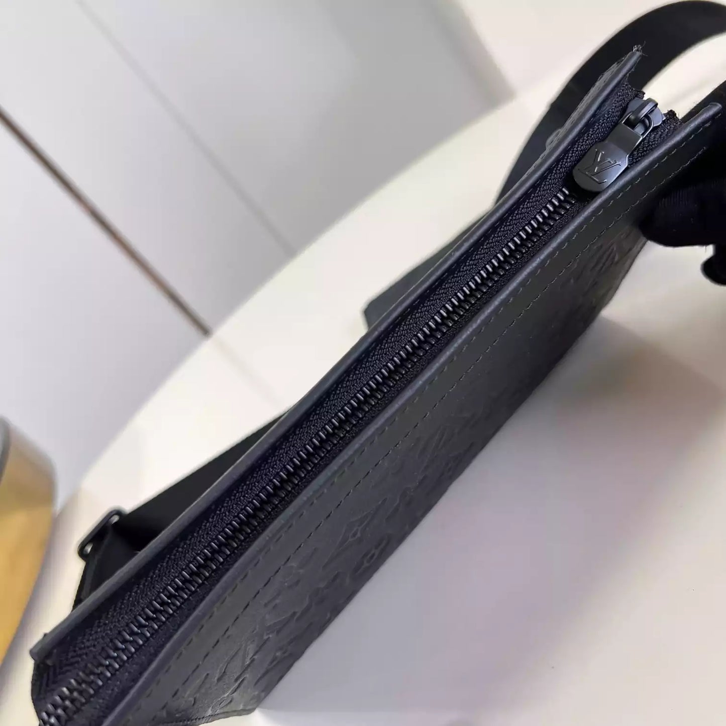 ガストン ウェアラブルウォレット ブラック M81115 – LW258