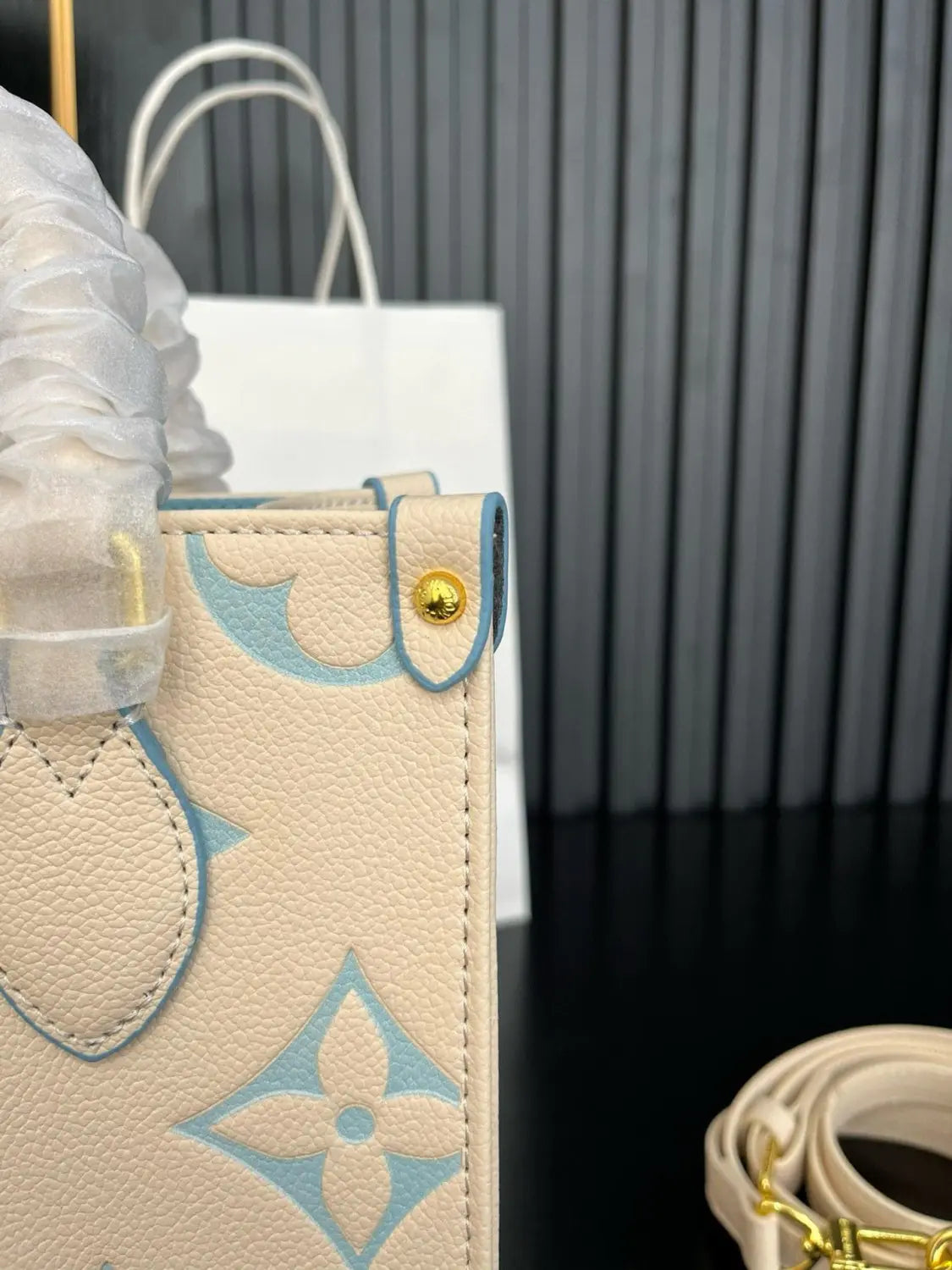 ルイ・ヴィトン オンザゴー PM M46833