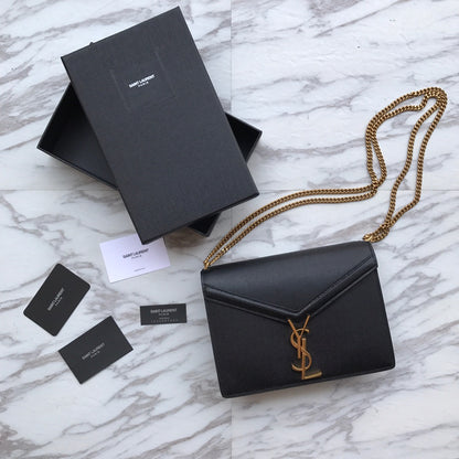 カサンドラ モノグラム クラスプバッグ（オーストリッチ）