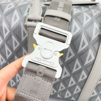 ディオール リンゴット 50 バッグ グレー CD ダイヤモンド キャンバス – DIO029