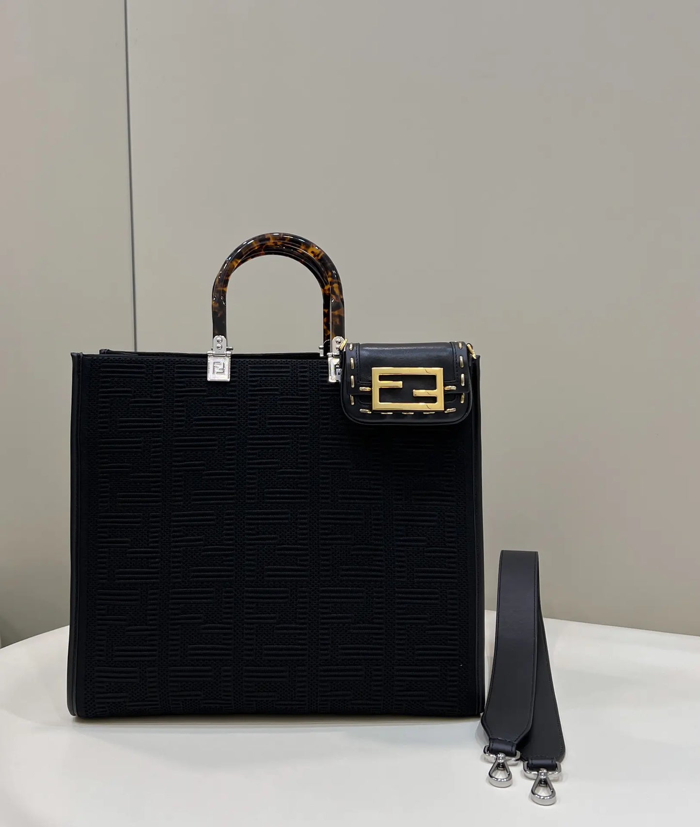 Fendi Sunshine tote